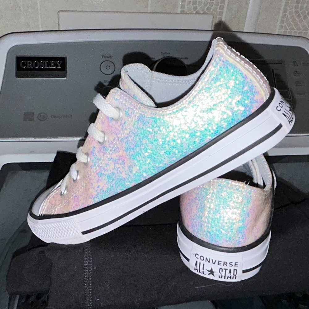 NEW Converse Gloss Sparkle Chuck Taylor’s